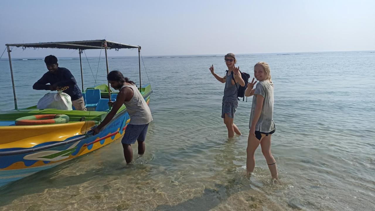 Nature Beach Huts Trincomalee Eksteriør billede
