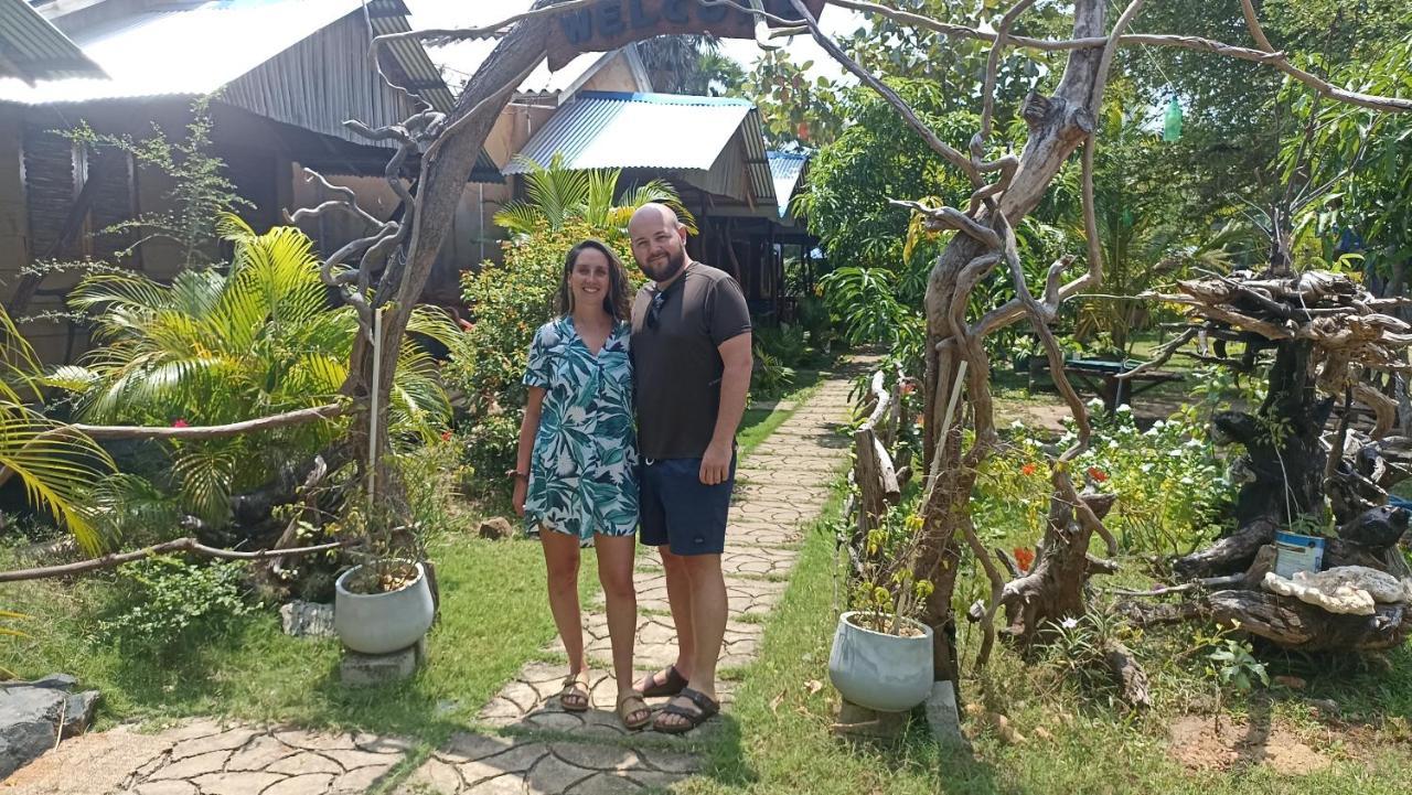 Nature Beach Huts Trincomalee Eksteriør billede