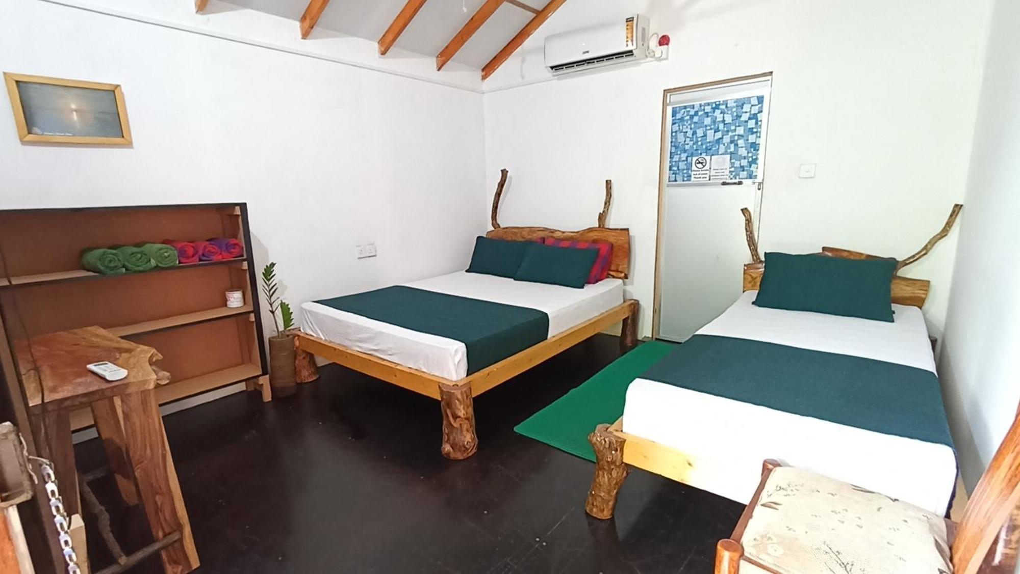 Nature Beach Huts Trincomalee Eksteriør billede