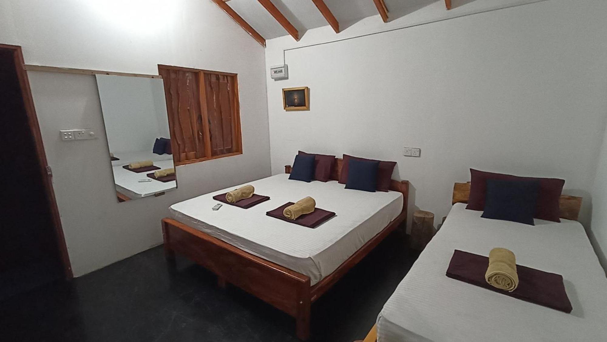 Nature Beach Huts Trincomalee Eksteriør billede